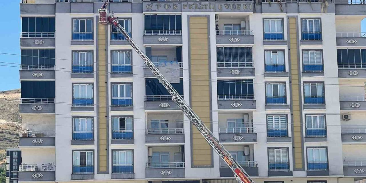 Batman’da Çatı Katında Çıkan Yangın Korku Dolu Anlara Neden Oldu