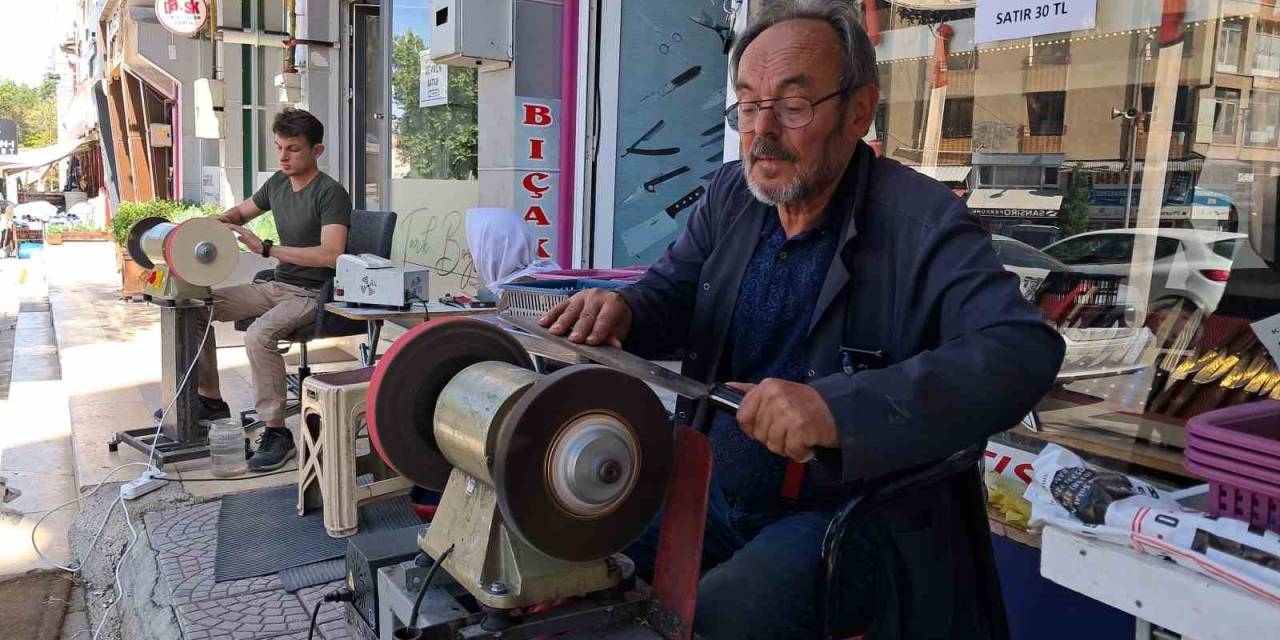 Karaman’da Bayram Öncesi Bıçakçılara Talep Az