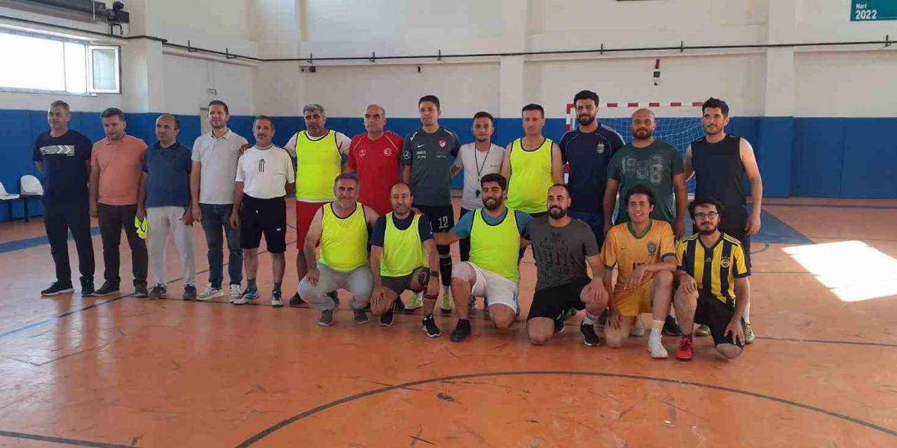 Samsat’ta Futbol Turnuvası Yapıldı
