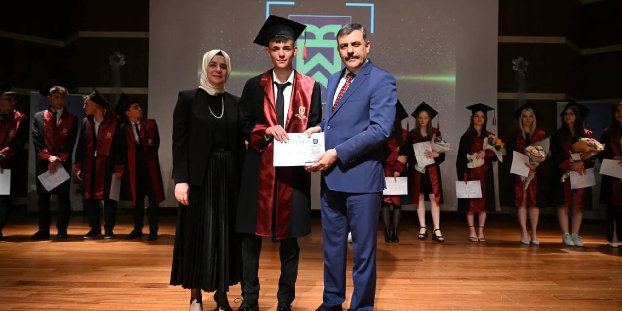 Hem Vali Hem De Veli Olarak Katıldı