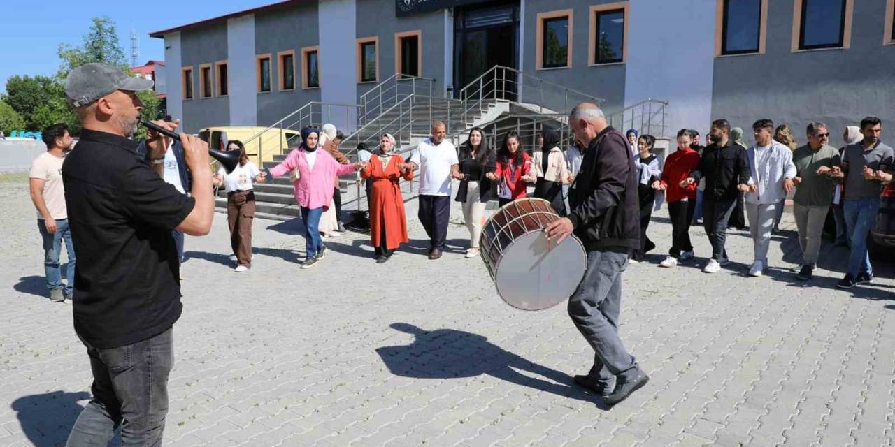 Milli Sporcu Sibel Oruç, Ağrı’da Davul Zurnayla Karşılandı