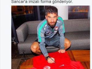 Milliler’den Aziz Sancar’a Forma Jesti