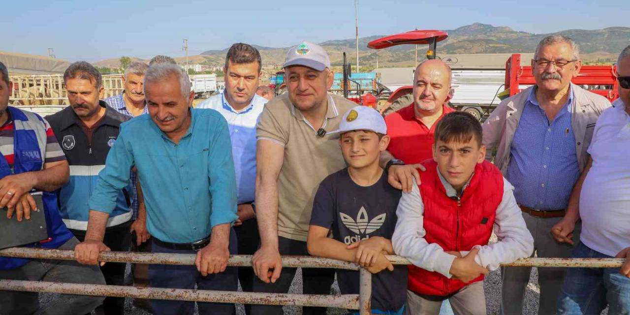 Başkan Ural, Kurban Bayramı Hazırlıklarını İnceledi