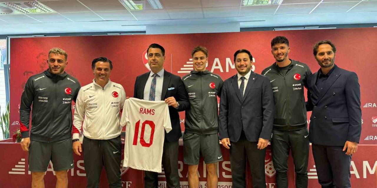 Montella: “İlk Görevimiz Tüm Milletimizi Gururlandırmak”