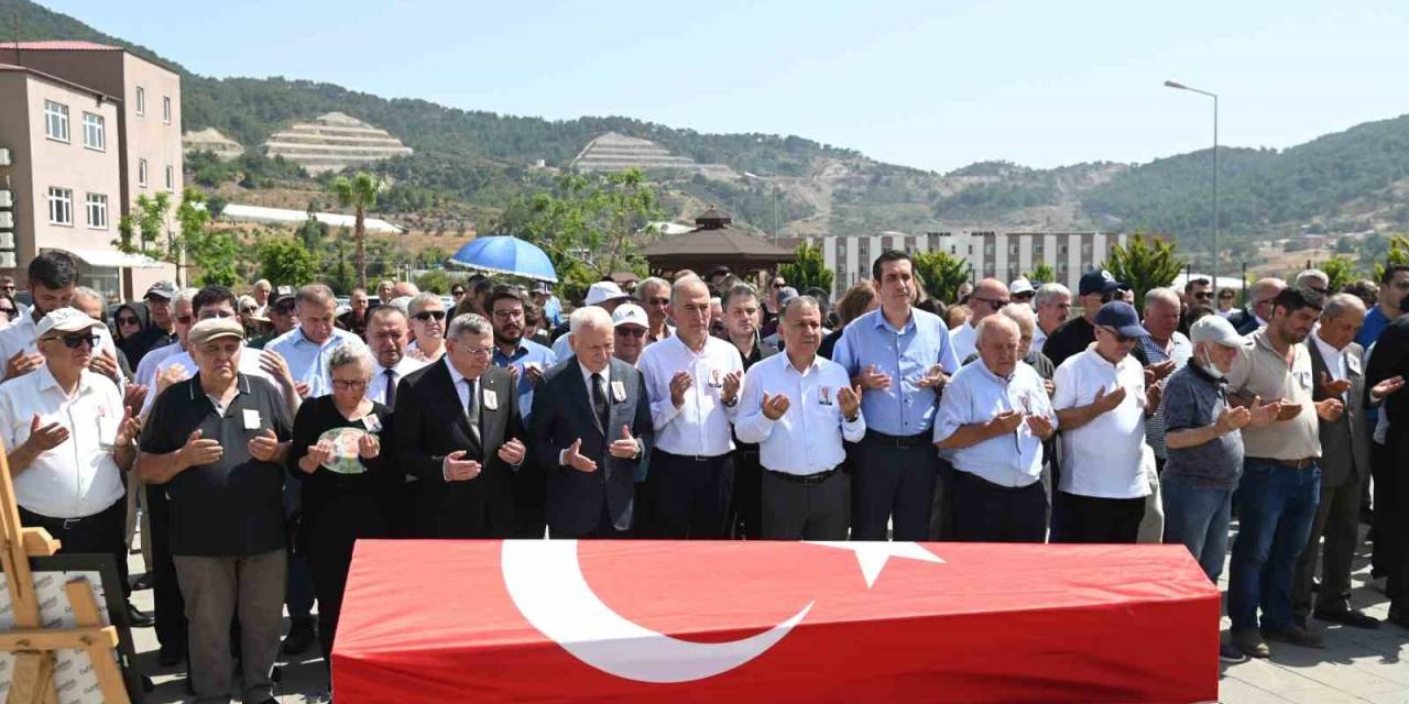 Hayatını Kaybeden Prof. Dr. Ali Ayhan, Memleketi Anamur’da Toprağa Verildi