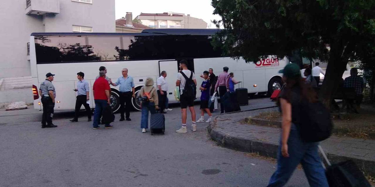 Halkalı-edirne Treni Durdu, Yüzlerce Yolcu İstasyonda Kaldı