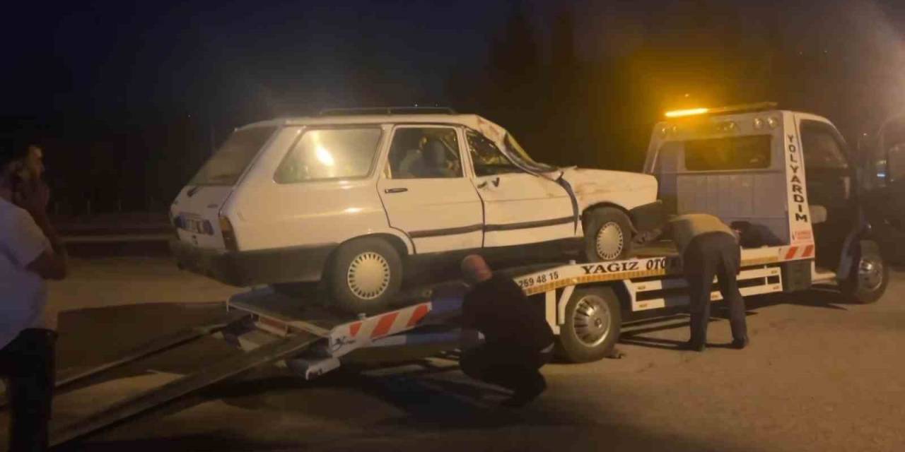 Otomobille Kamyonet Çarpıştı: 2 Yaralı