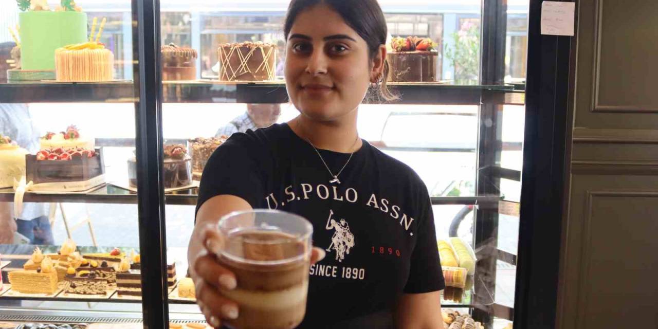 Sıcak Havalarda Vatandaşlar Daha Çok Sütlü Tatlıları Tercih Ediliyor