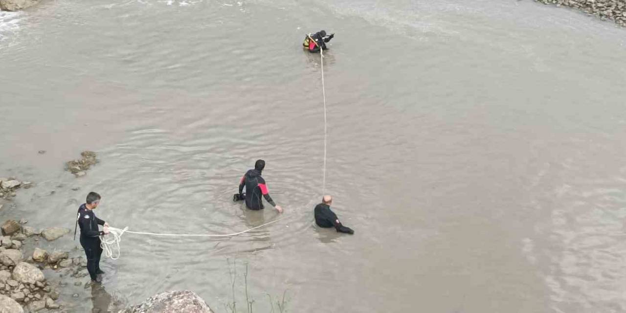Murat Nehri’nde Kaybolan Çocuğun Cansız Bedeni Bulundu