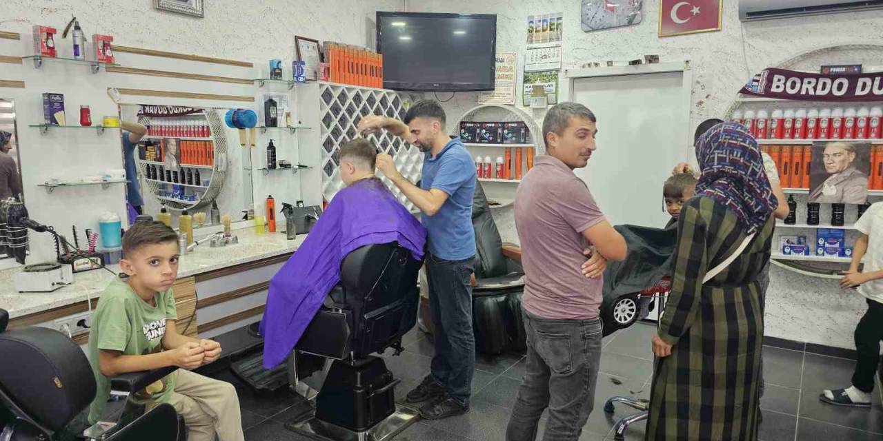 Bandırma’da Berberlerin Kurban Bayramı Mesaisi