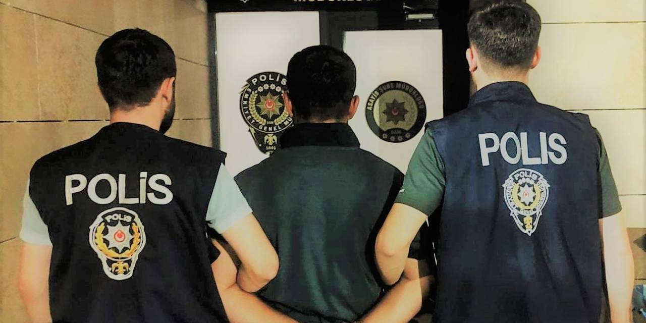 Cezaevi Firarisi Olan Ve 3 Yıl Hapis Cezasıyla Aranan Şahsı Polis Yakaladı