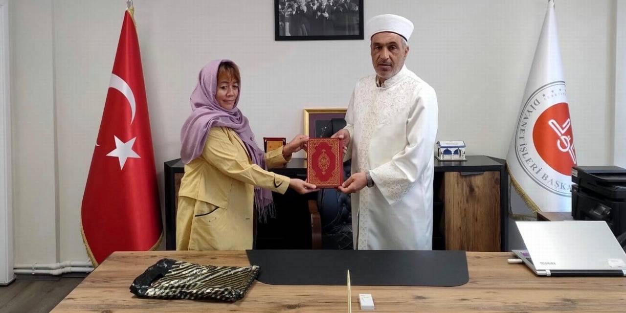 Filipinli Kadın Bursa’da Müslüman Oldu