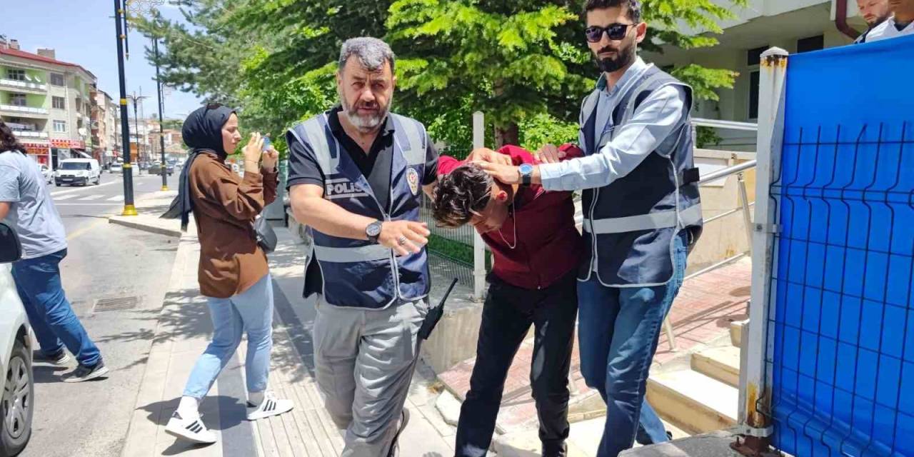 Şarkışla’da Çaldıkları Motosikletle Kangal’da Yakalandılar