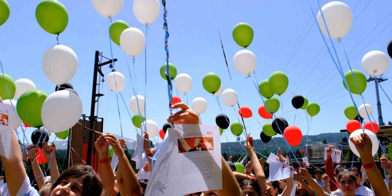 Karneler Filistinli Kardeşler İçin Gökyüzüne Uçtu