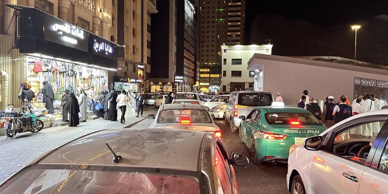 Mekke’de Harem’e Servisler Kalktı, Taksi Fiyatları Katladı