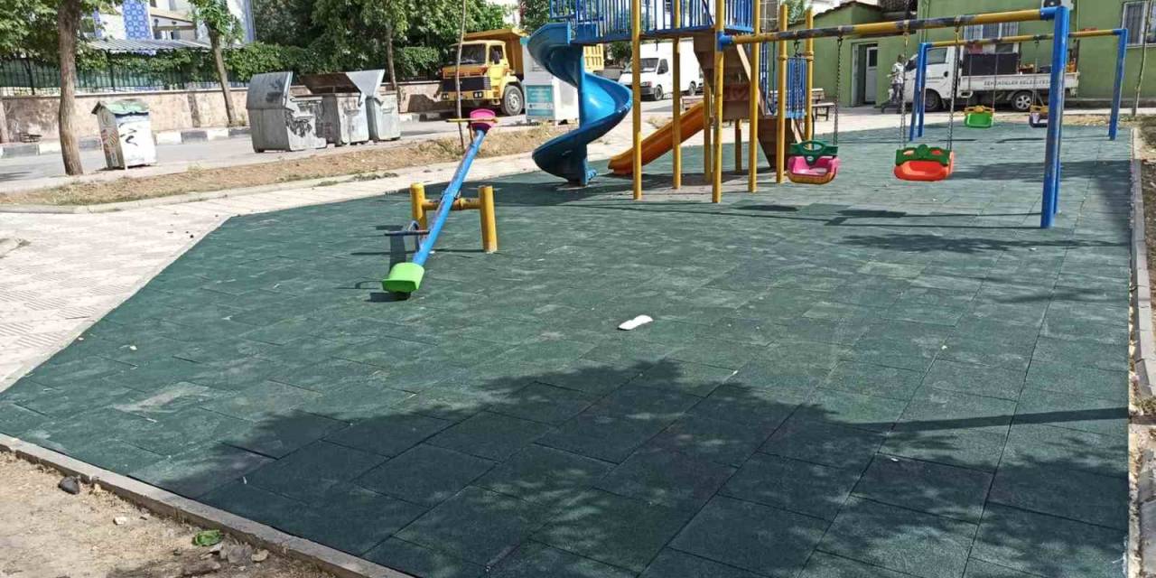 Şehzadeler’in Parkları Bakımdan Geçiyor