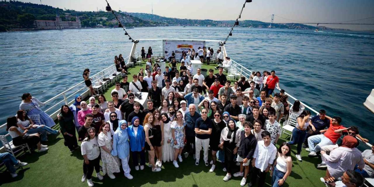 Başkan Yıldırım Sözünü Tuttu: 2 Bin 500 Öğrenci Boğaz Turu Yaptı