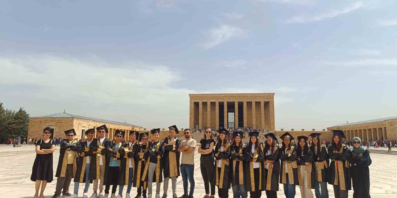 Sarıgöllü Öğrencilerden Anıtkabir Ziyareti