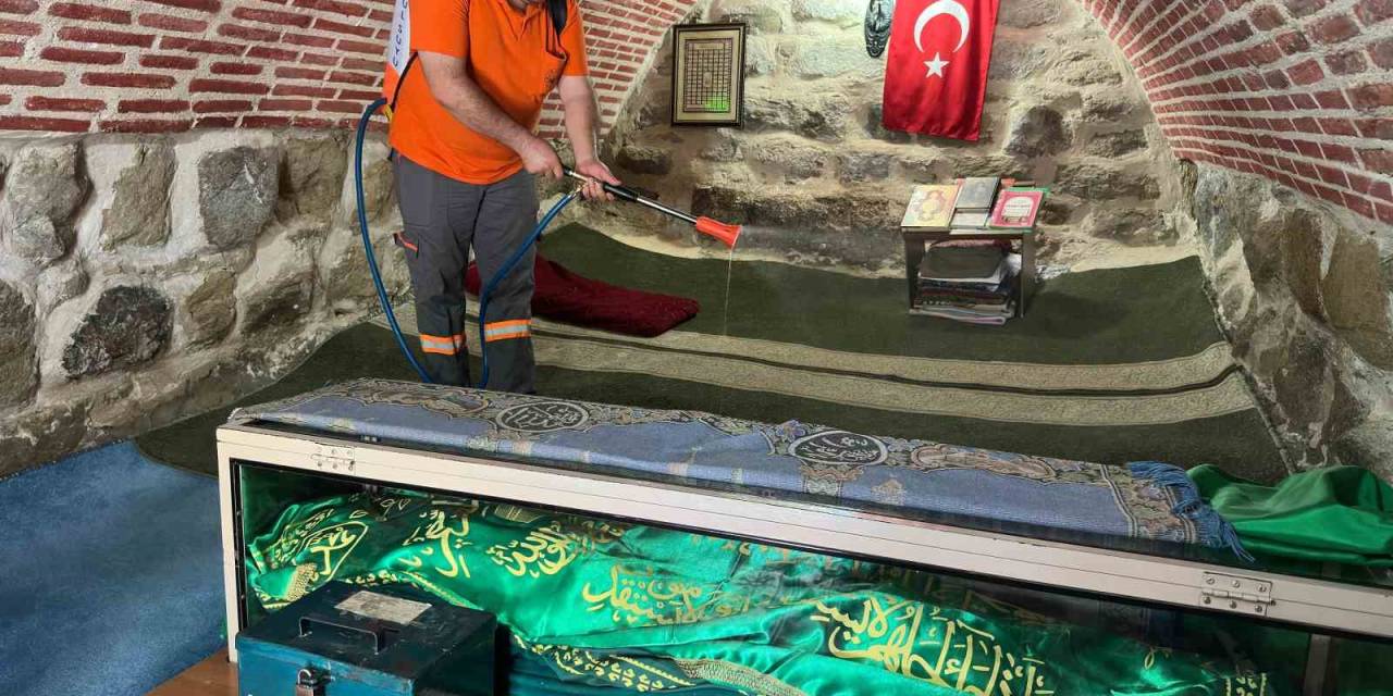 Elazığ Belediyesinden Bayram Temizliği