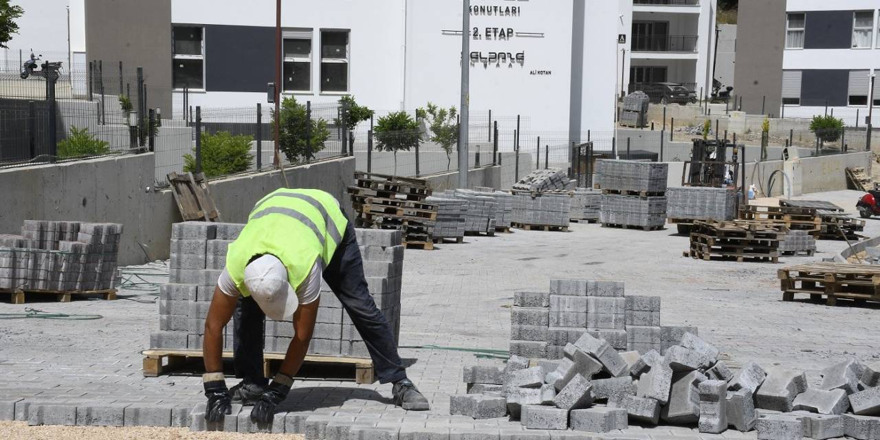 Değirmendere Mahallesi Yeni Yollarına Kavuşuyor