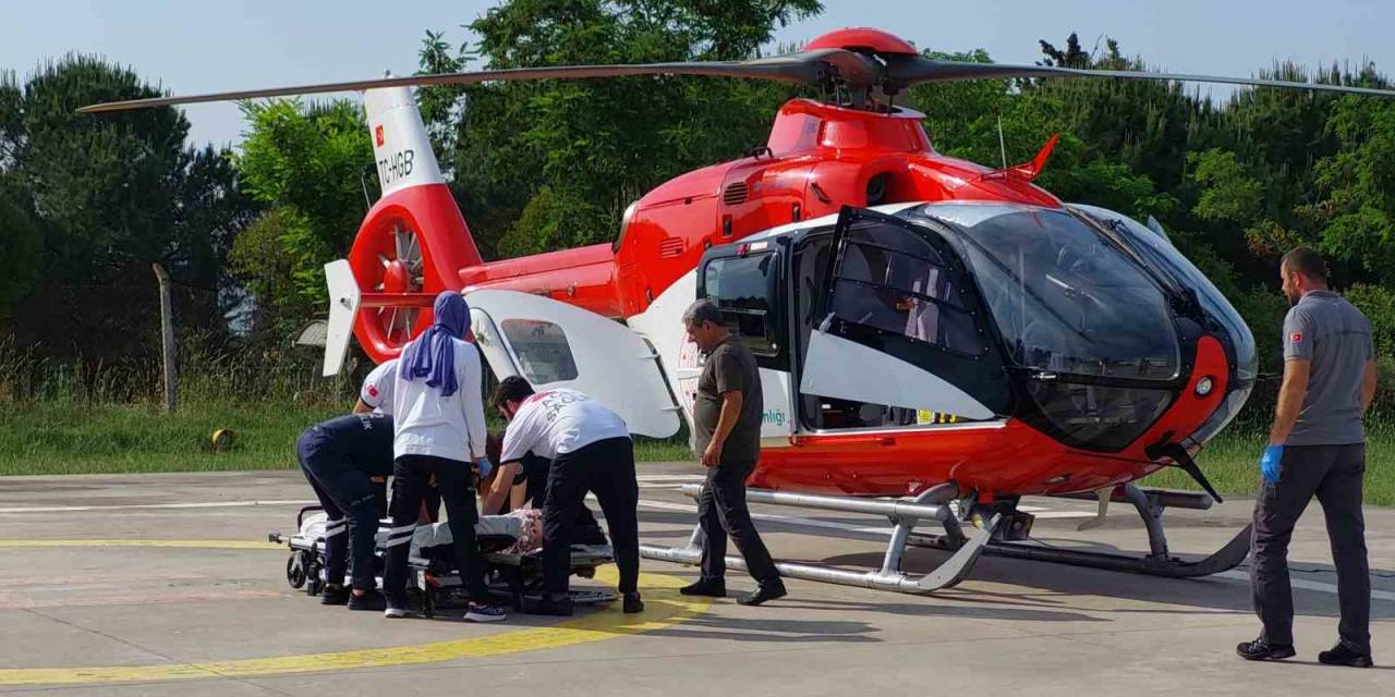 Ambulans Helikopterler Erken Doğum Riski Olan Genç Kadın İçin Havalandı