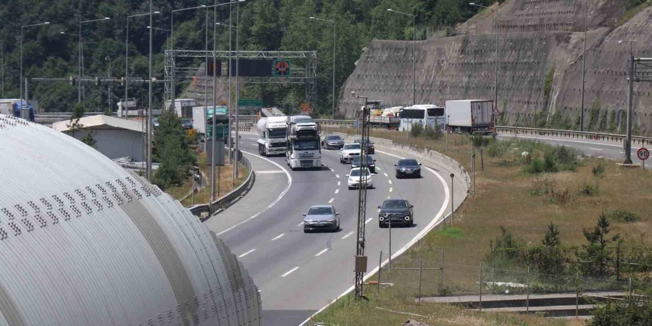 Bolu’da Büyük Araçların Geçişi Pazar Gününe Kadar Yasaklandı