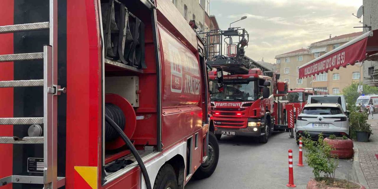 Eyüpsultan’da Yangında Can Pazarı: Mahsur Kalan 20 Kişi Tahliye Edildi, 4 Kişi Dumandan Etkilendi