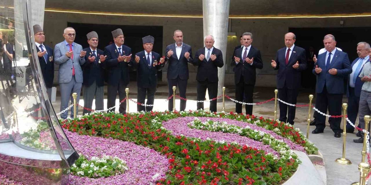 Kktc Cumhurbaşkanı Tatar, 9. Cumhurbaşkanı Demirel’in Anıt Mezarını Ziyaret Etti.