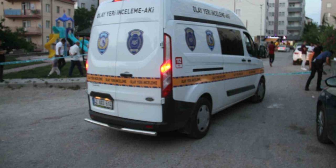 Çocuk Parkının Yanında Silahlı Saldırı: 1 Yaralı