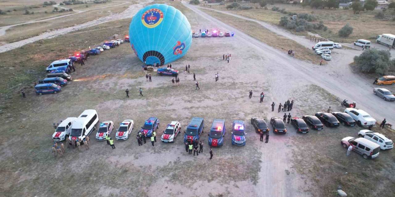 Jandarmanın Kuruluş Yıl Dönümü Gökyüzünde Kutlandı