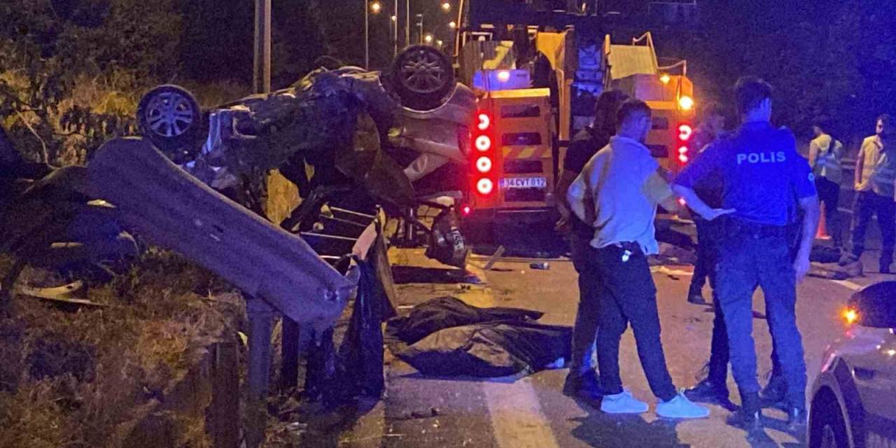 Devrilen Otomobilde 3 Kişi Hayatını Kaybetti