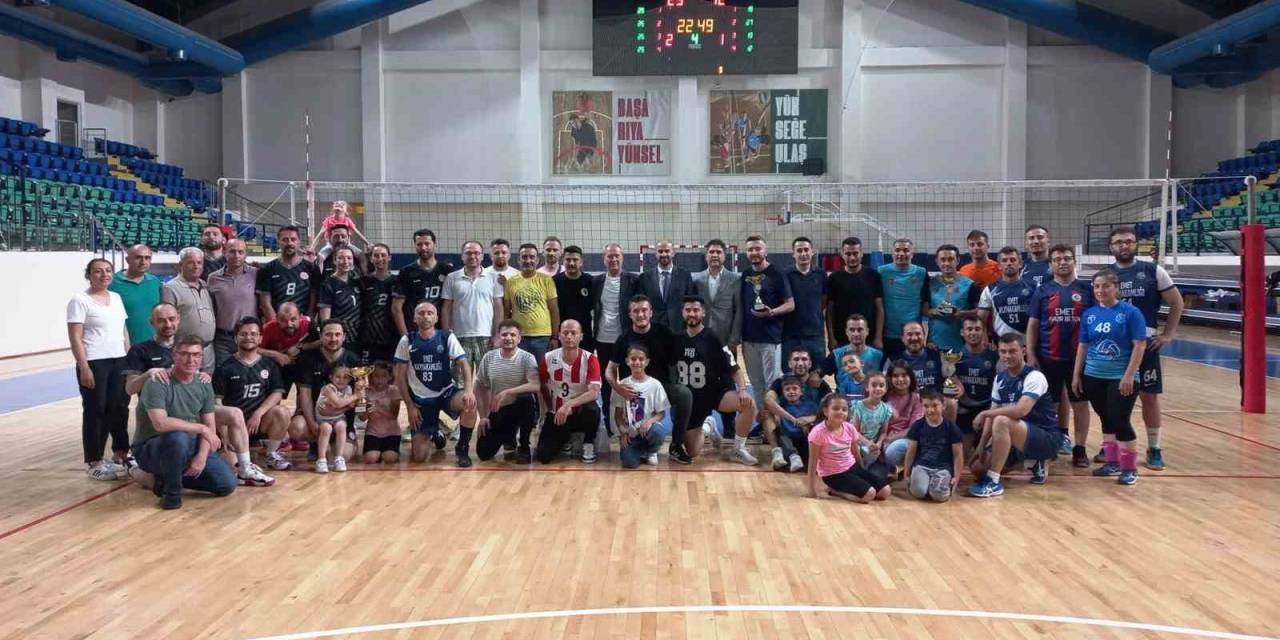 Kütahya’da Kurumlar Arası Voleybol Turnuvası