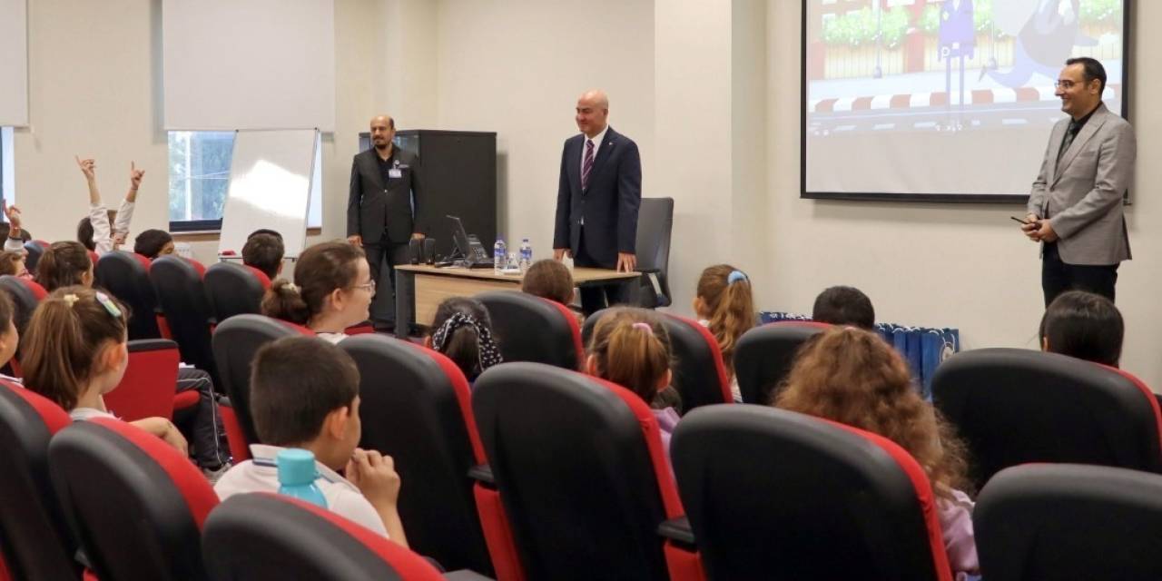 Çanakkale’de Öğrencilere Akran Zorbalığı Hakkında Bilgilendirme Yapıldı
