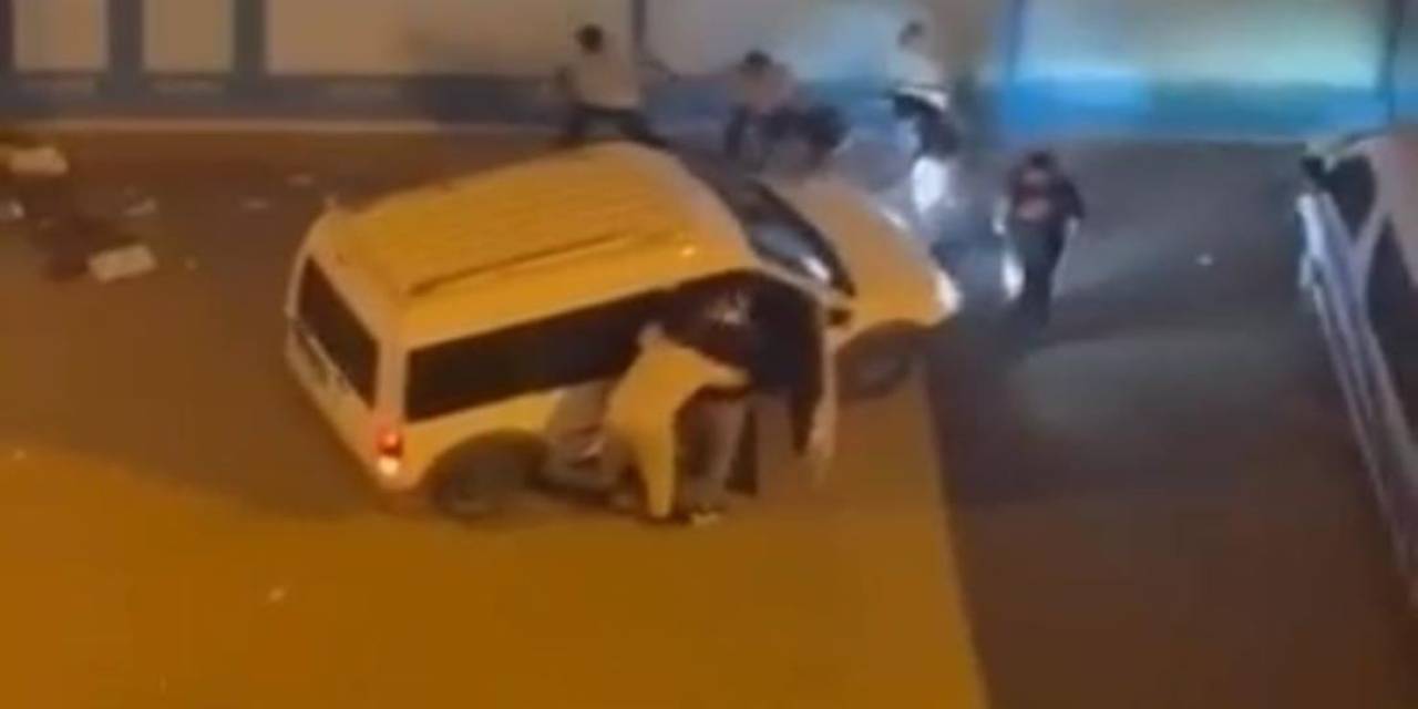 Bursa’da Tekme Ve Yumruklar Havada Uçuştu, Cadde Ringe Döndü