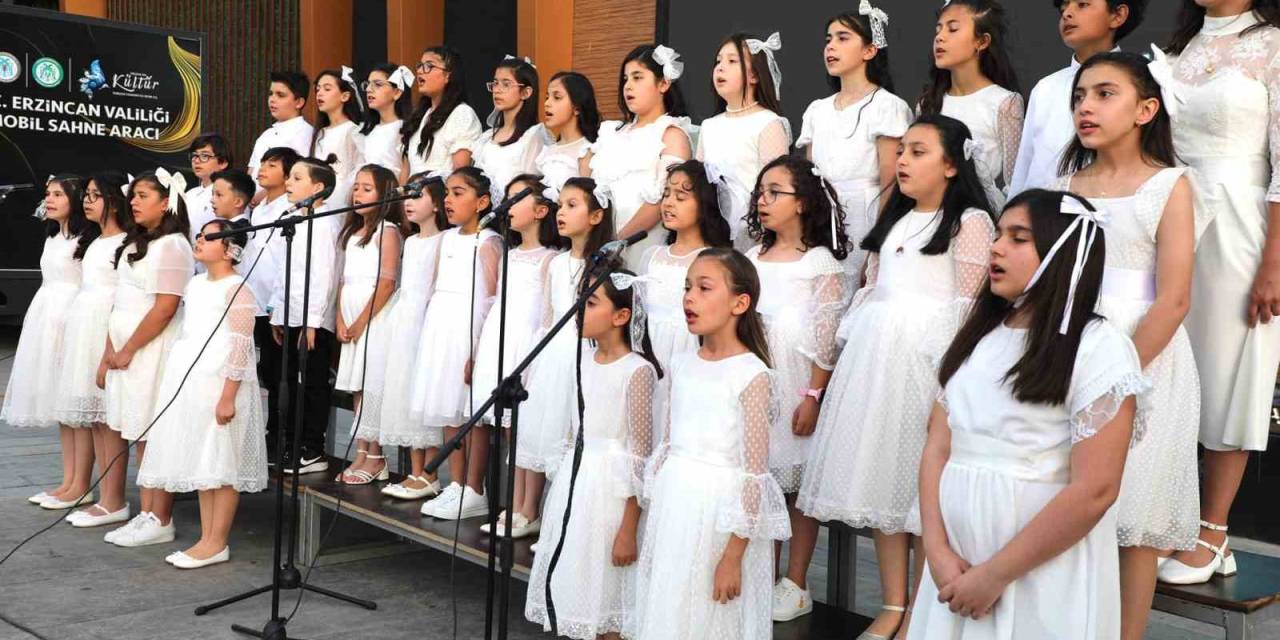 Çok Sesli Çocuk Korosu Yılsonu Konserini Gerçekleştirdi