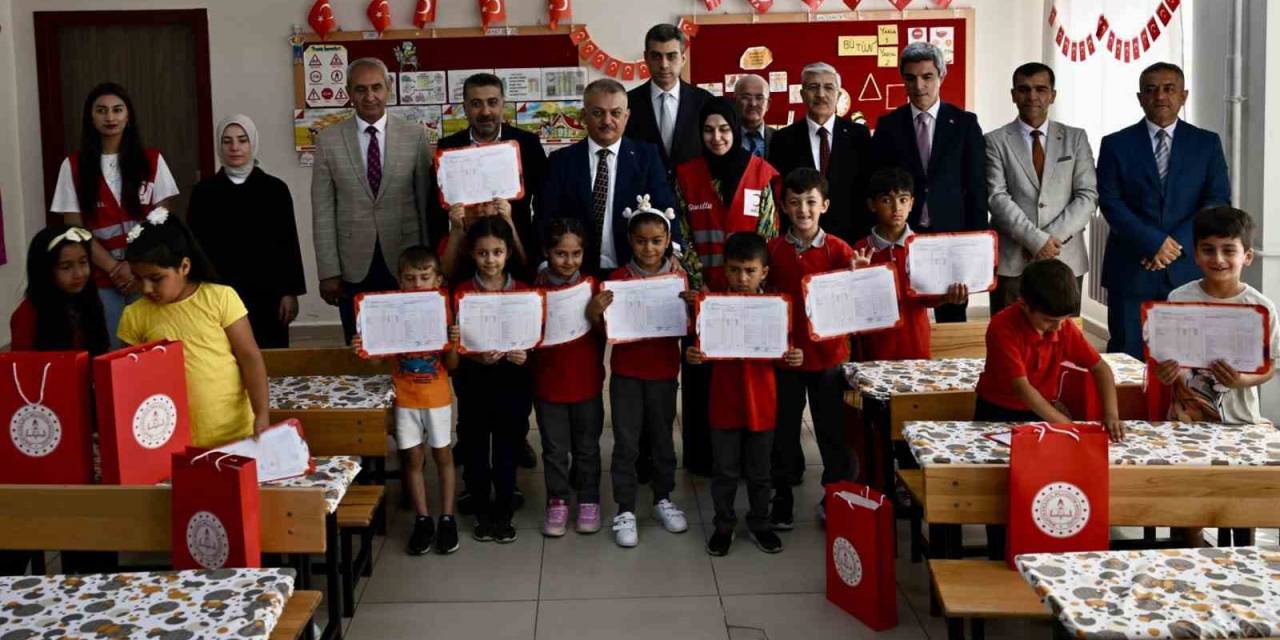 Deprem Bölgesi Malatya’da Karne Heyecanı