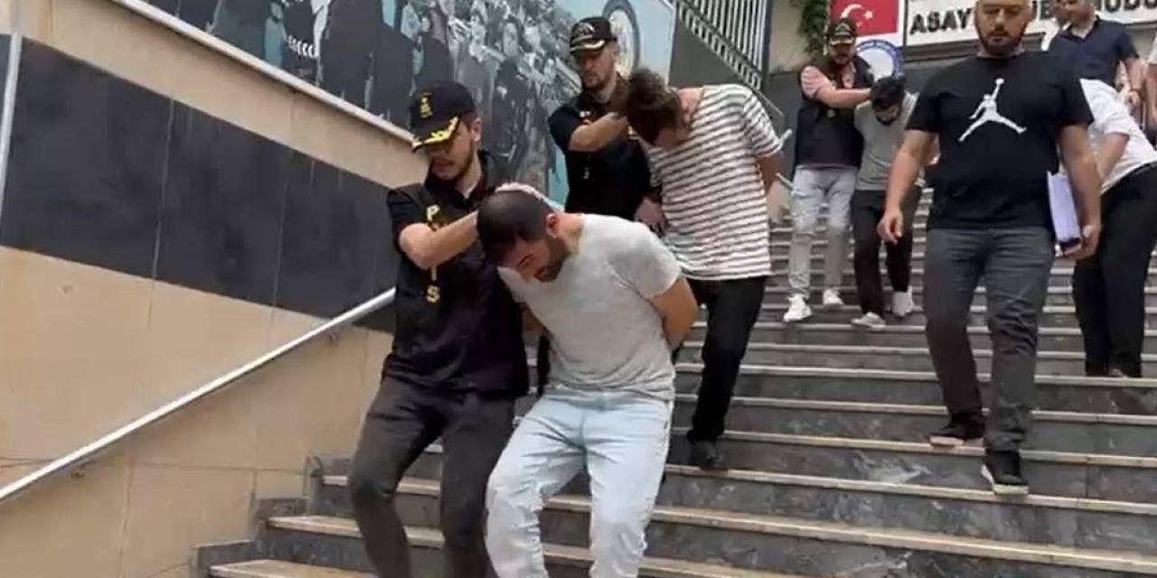 Türkiye Deniz Canlıları Müzesi’nde Karnelerini Alan Öğrencilere Ve Babalara Ücretsiz Balık Ekmek