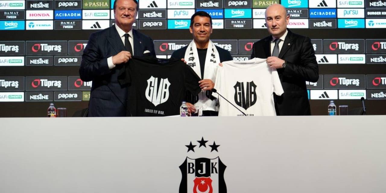 Beşiktaş, Giovanni Van Bronckhorst İle Sözleşme İmzaladı