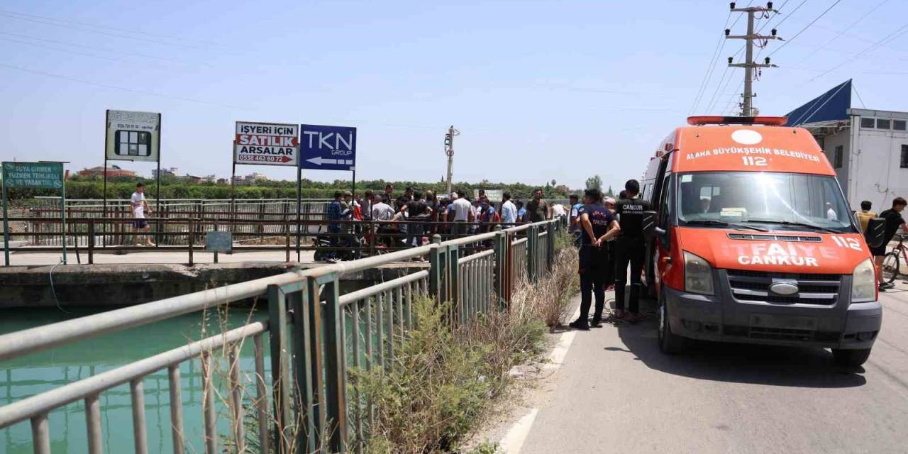 Kanala Atlayan Karısını Kurtarmak İsterken Suda Kayboldu