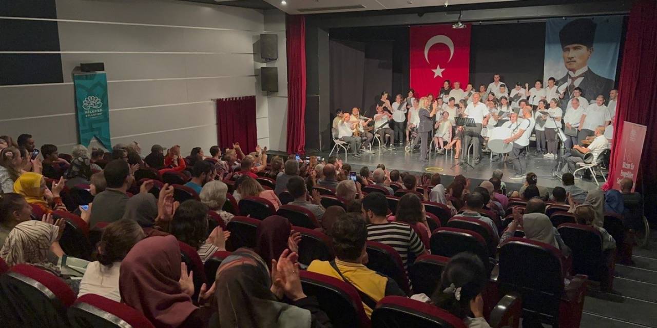 Bizim Ev Katılımcılarından Muhteşem Konser