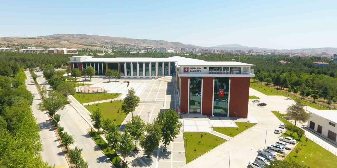 Fırat Üniversitesi Dünya Sıralamasında İlk Bine Girdi