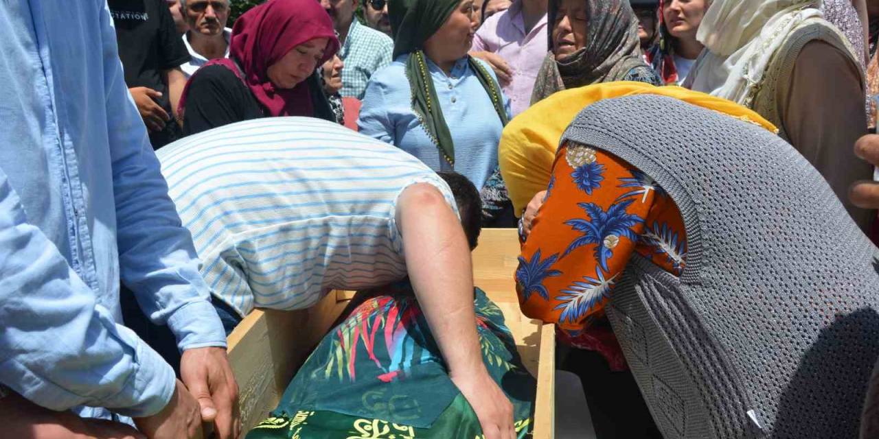 En Acı Karne Tatili: Defne Nur, Son Yolculuğuna Uğurlandı