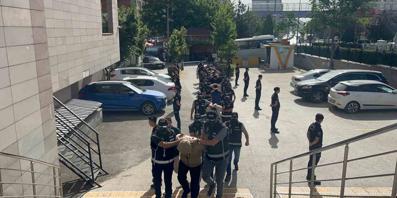 Tefecilik Yaparak 153 Milyon Tl Gelir Elde Eden 12 Kişi Adliyeye Sevk Edildi