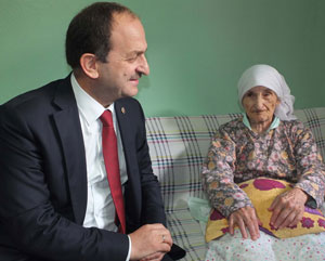 Emekliye, Çalışana ve Yaşlıya AK Parti’den Destek