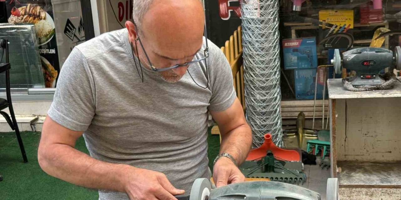 Iğdır’da Kurban Bayramı Öncesi Bıçak Bileyiciler İşbaşında