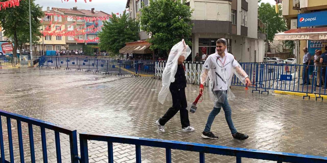 Tekirdağ’da Sağanak Yağış Etkili Oldu