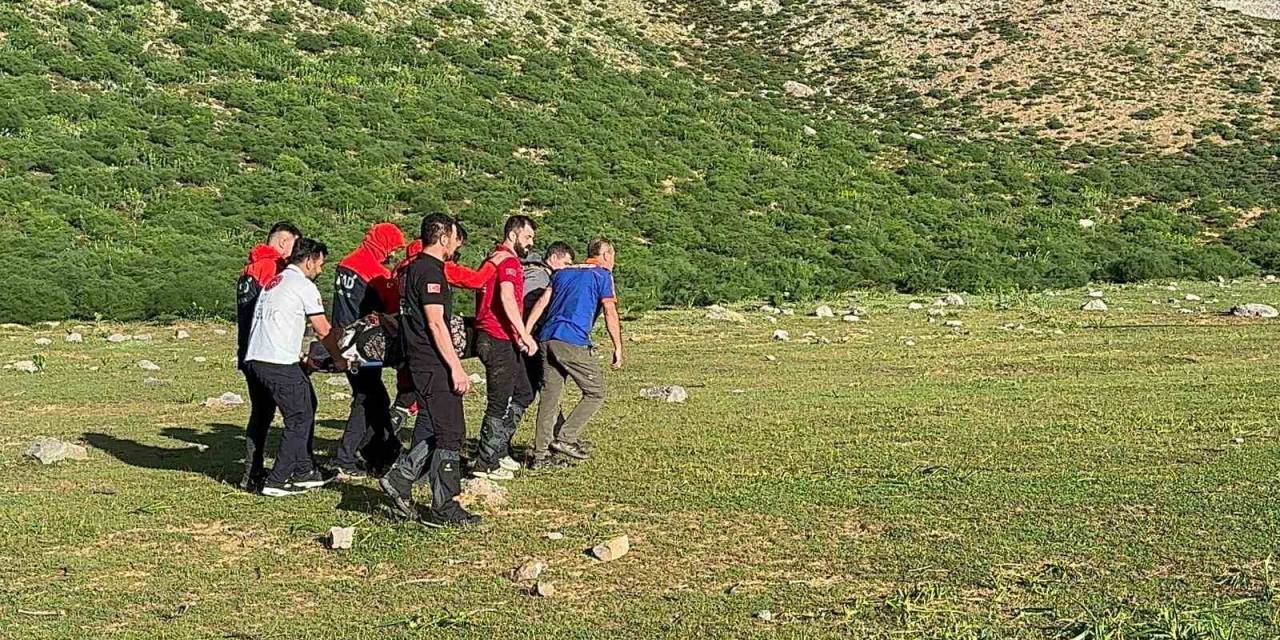 Attan Düşen Kadın Helikopterle Hastaneye Kaldırıldı