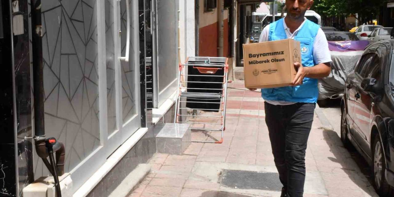 Büyükşehir Bayramda İhtiyaç Sahiplerinin Yanında