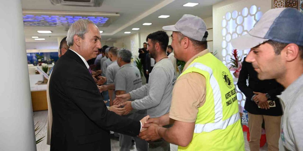 Kepez Belediyesi’nden Personele Çifte Bayram