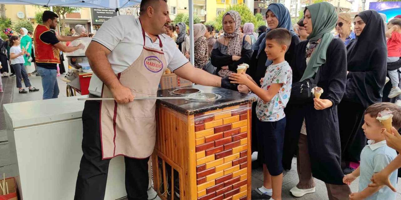 Esenler Belediyesi’nden Miniklere Karne Şenliği